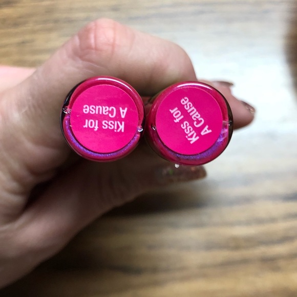 LipSense - Picture 1 of 3